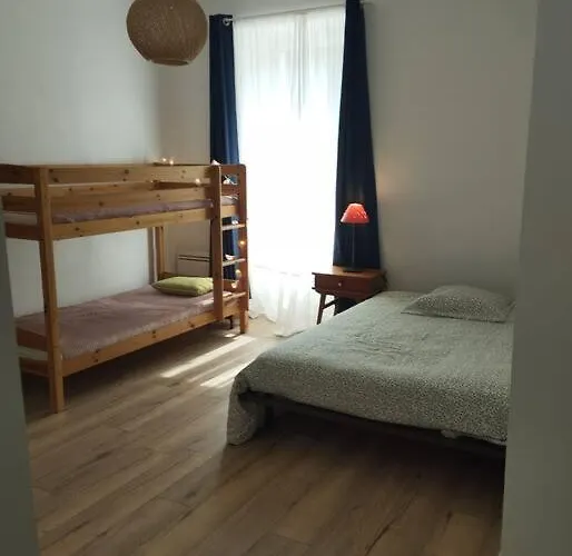 Maison Au Bord De La Rivière Hébergement de vacances Peyremale